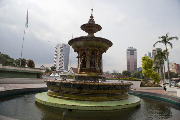 Picture of Queen Victoria Fountain with flagpole and Merdeka Square