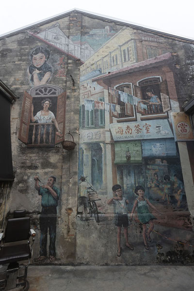 Foto de The most complex wall painting of the open air street art museum of Kwai Chai HongArte callejero de Petaling - Malasia