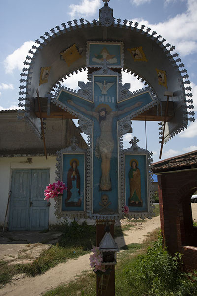 Religious relic in the streets of a village near Carbalia | Carbalia | Moldavia
