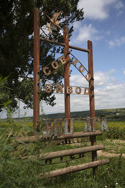 Rusted marker alongside the road to Carbalia | Carbalia | Moldavia
