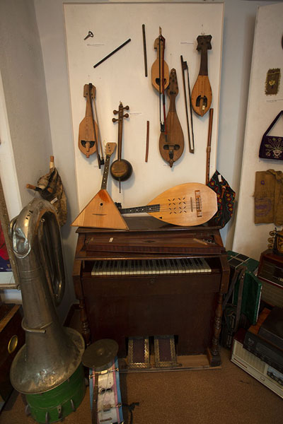 Collection of musical instruments in the Gagauzian museum | Museo della storia di Gagauzia | Moldavia