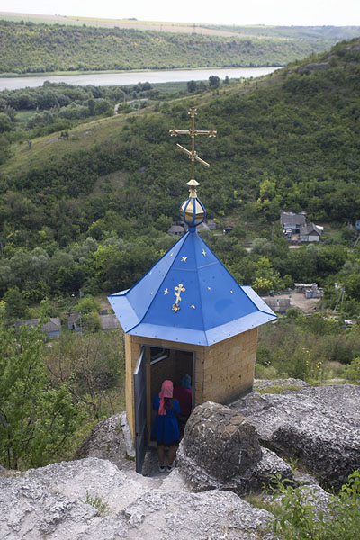 Photo de View over the shrine of Maria's footprint and the Dniester river behind itSaharna - Moldavie