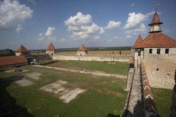 Picture of Tighina Fortress (Moldova): The courtyard, walls and bastions of Tighina Fortress seen from the southwestern side