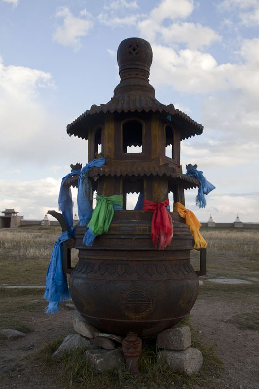Incense burner standing close to where the big ger once was | Erdene Zuu Khiid | Mongolië