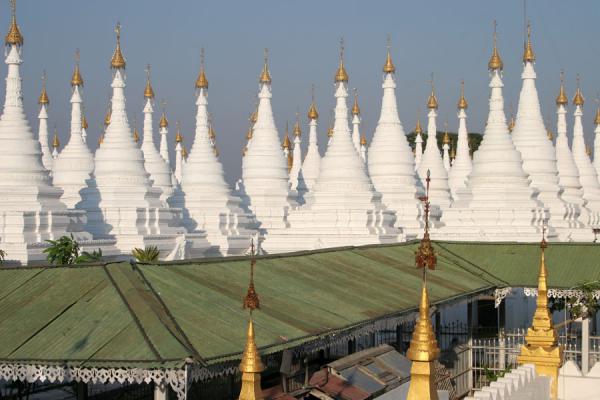 Picture of Sandamani Paya: view of some of the white stupas