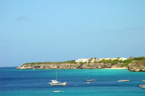 Boats in a bay of Curacao | Paesaggio di Curacao | Antille Olandesi