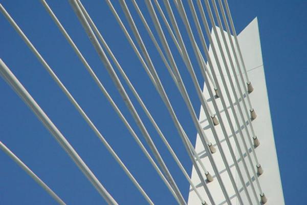 Foto van Detail of Erasmus bridge, Rotterdam - Nederland - Europa