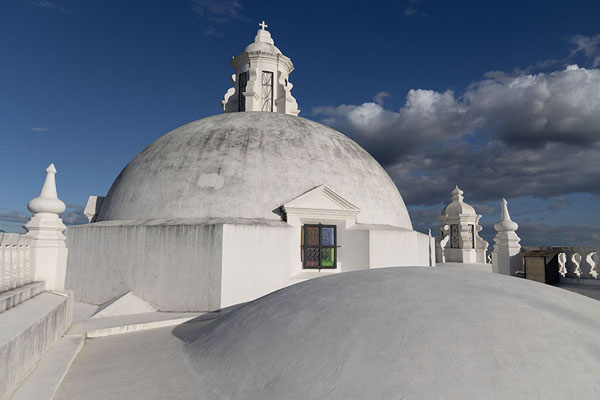 Foto de Rooftop view of the dome of the cathedral of León - Nicaragua - América