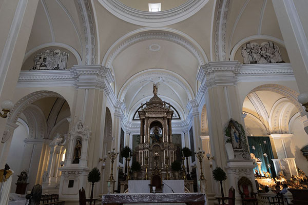 Photo de Inside view of the cathedral of León - le Nicaragua - Amérique
