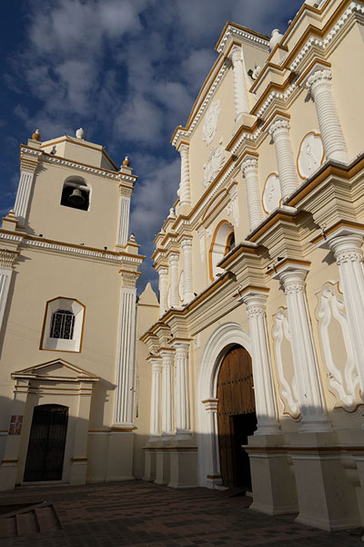Photo de The Iglesia San Francisco in LeónLeón - le Nicaragua