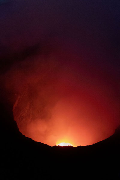 Foto van Looking into the main crater of Masaya VolcanoMasaya Vulkaan - Nicaragua