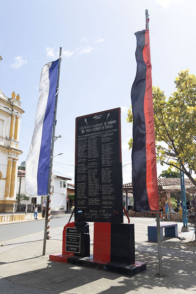 Photo de Monument for fallen heroes and martyrs of the Masaya uprisingMasaya - le Nicaragua