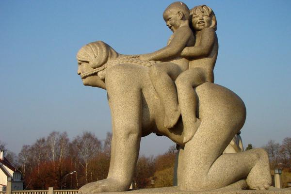 Picture of Vigeland Park (Norway): Children with mother statue, Vigeland, Oslo