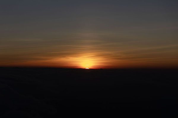 Foto di The first rays of sun reaching Barú VolcanoBarú Volcano - Panama