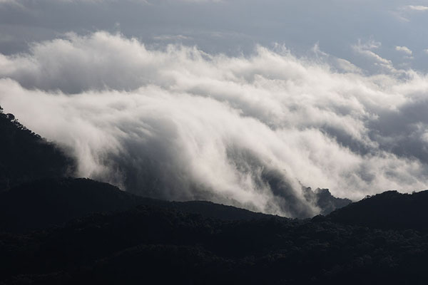Photo de Clouds against the slopes of Barú Volcano - le Panama - Amérique