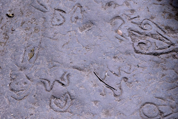 Photo de Petroglyphs at the foot of the hillValle de Antón - le Panama