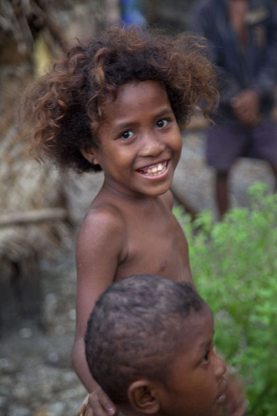 Foto de Laughing girl on Kiriwina island - Papúa Nueva Guinea - Oceania