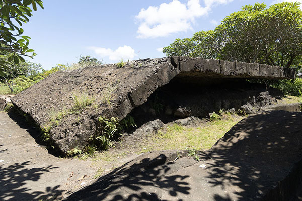 Yamamoto's bunker seen from outside | Yamamoto bunker | Papoea Nieuw Guinea
