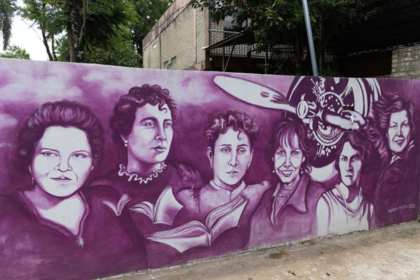 Foto van Mural depicting outstanding women in CaazapáCaazapá - Paraguay