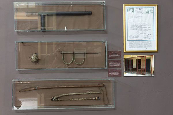Photo de Torture instruments used during the Stroessner dictatorshipMuseo de las Memorias - le Paraguay