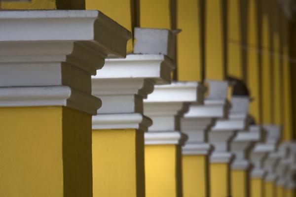 Foto van Row of columns of the municipal palaceLima - Peru