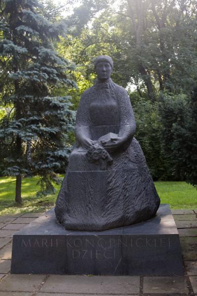 Foto van Statue for Maria KonopnickaWarschau - Polen