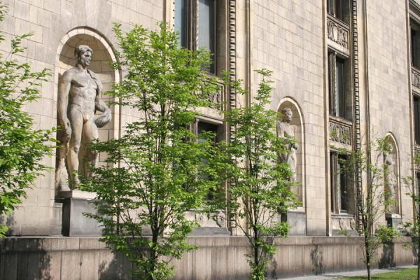 Some of the statues on the sides of the Palace of Culture | Paleis van Cultuur | Polen