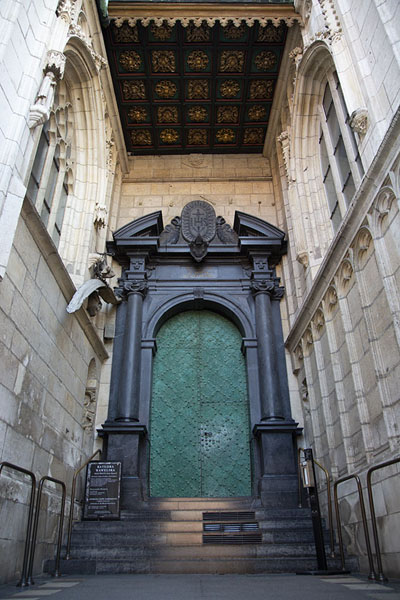 Picture of Wawel Castle (Poland): The massive door of Wawel Cathedral