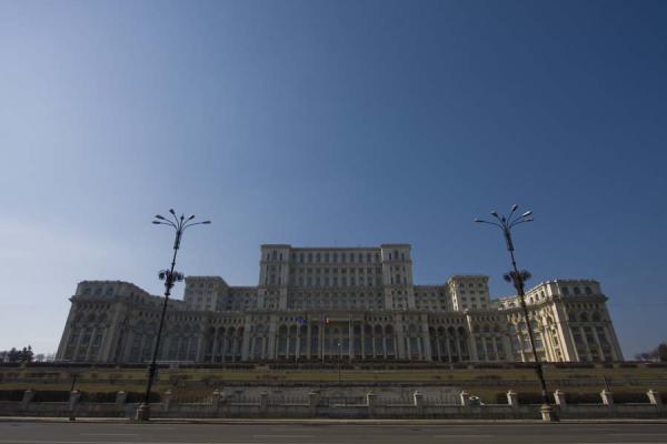 View of the Palace from Bulevardul Unirii | Boekarest | Roemenië