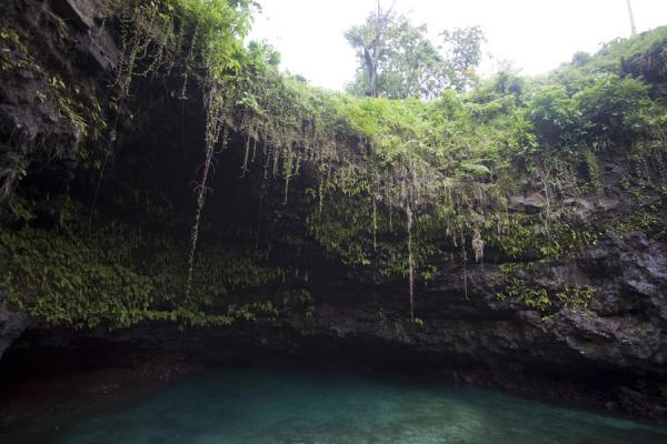 Foto van View of the inside of the To Sua waterhole - Samoa - Oceanië