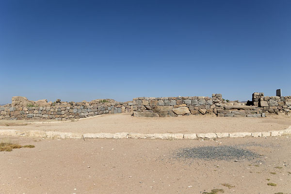 Foto van The ruins of Al Ukhdud seen from the western sideNajran - Saoedi Arabië