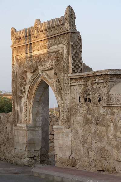 Entrance gate to one of the bigger old houses of Farasan | Vieilles maisons de Farasan | Arabie Saoudite