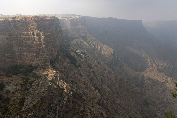 Picture of Habala (Saudi Arabia): Dramatic landscape with the canyon in the Sarwat mountains