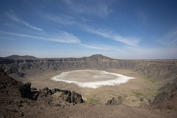Picture of Wahbah Crater (Saudi Arabia): The white sodium phosphate crystals at the bottom of Wahbah crater