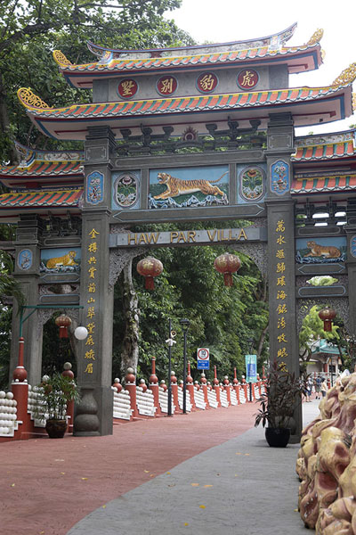 Foto van The entrance gate of Haw Par GardensHar Par Villa - Singapore