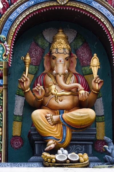 Detail of  Sri Mariamman temple: sculpture of Ganesh | Sri Mariamman tempel | Singapore