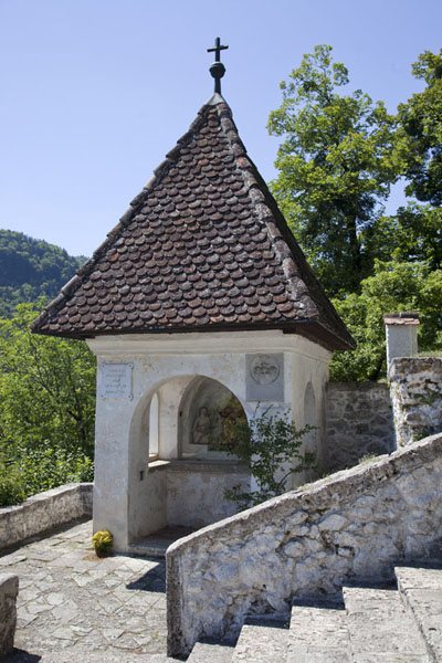 Foto van Chaplain's house halfway the South Staircase up Bled IslandBled - Slovenië