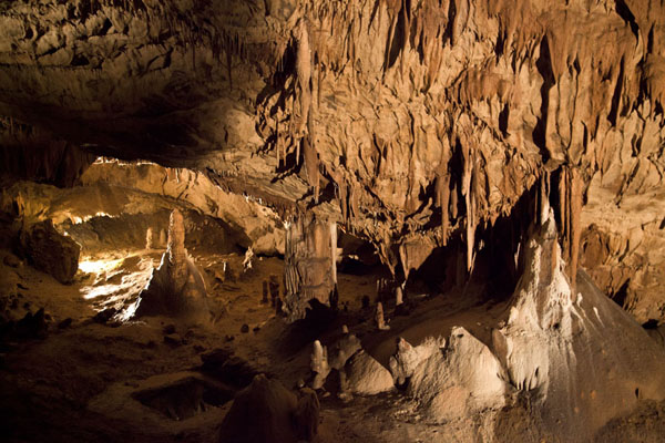Stalactites and stalagmites in the Škocjan caves | Grottes de Škocjan | Slovénie