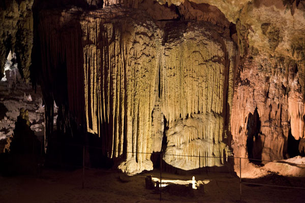 Foto van The Organ, a peculiar formation of stalactites in the caves of ŠkocjanŠkojcan - Slovenië