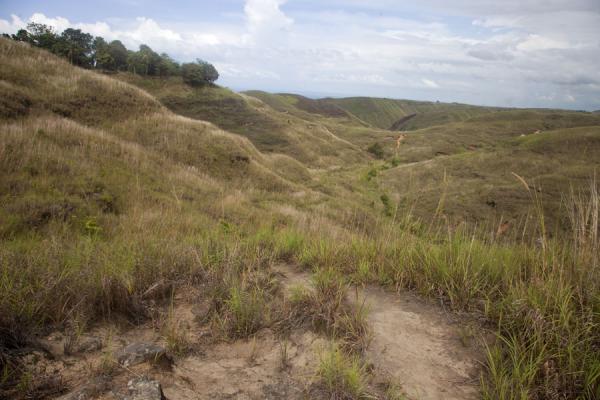 Photo de The landscape between Lelei and Mataniko fallsLelei - Iles Salomon