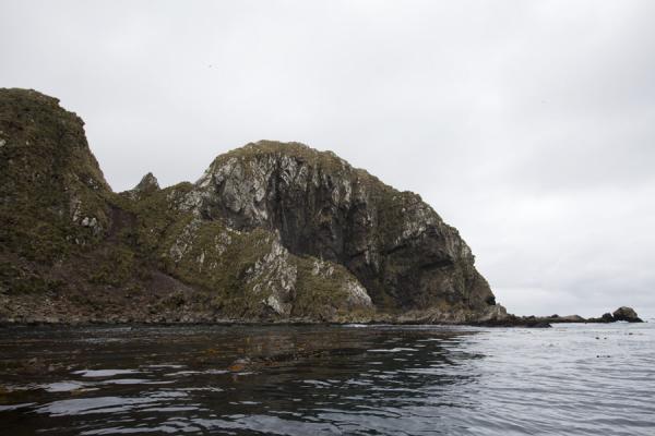 Picture of Esenhul (South Georgia and South Sandwich Islands): Rugged rocky coastline at Esenhul