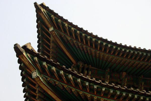 Picture of Gyeongbokgung Palace (South Korea): Detail of roof of Geunjeongjeon building, Gyeongbokgung Palace