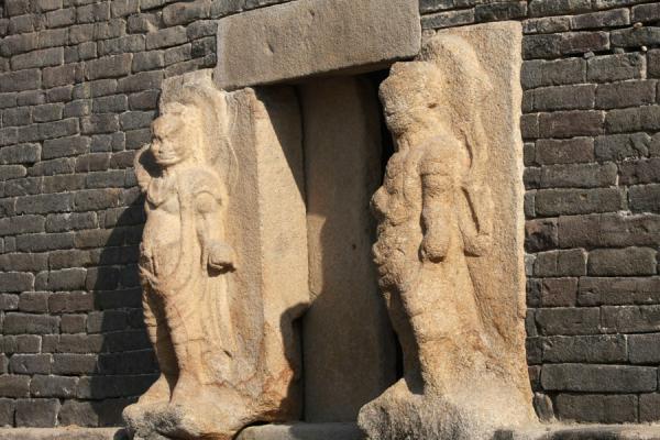 Foto van Guardians carved out of stone at the entrance of Bunhwangsa templeGyeongju - Zuid Korea