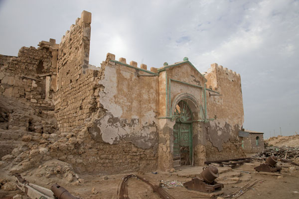 Picture of Suakin Old Town (Sudan): Ruins of the best preserved building in Suakin protected by cannons