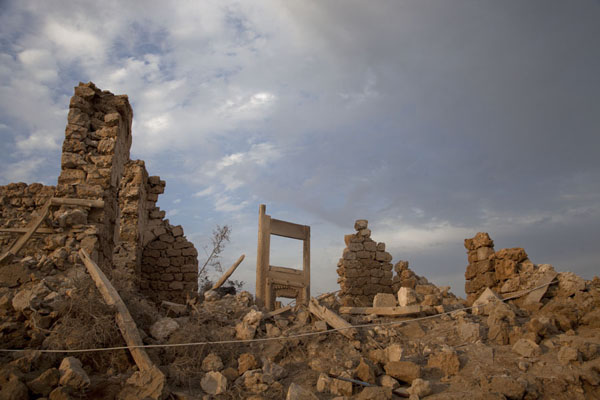 Picture of Suakin Old Town (Sudan): The ruins of Suakin under the afternoon sky