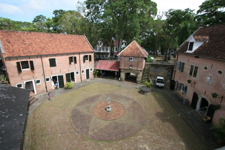 Foto van View on the courtyard of Fort Zeelandia - Suriname - Amerika
