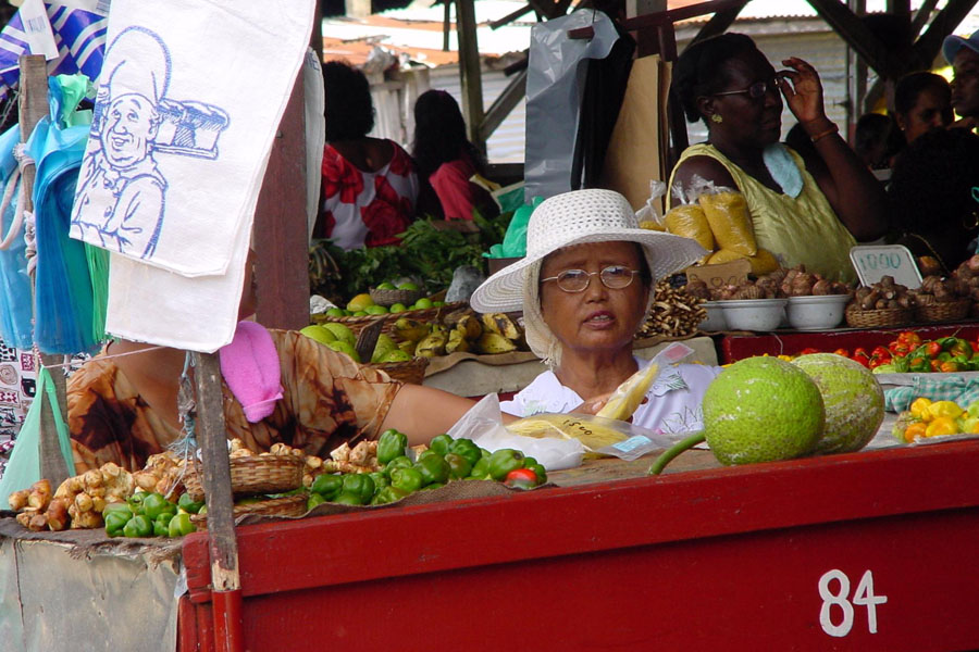 Foto van Marketwoman at Paramaribo market - Suriname - Amerika