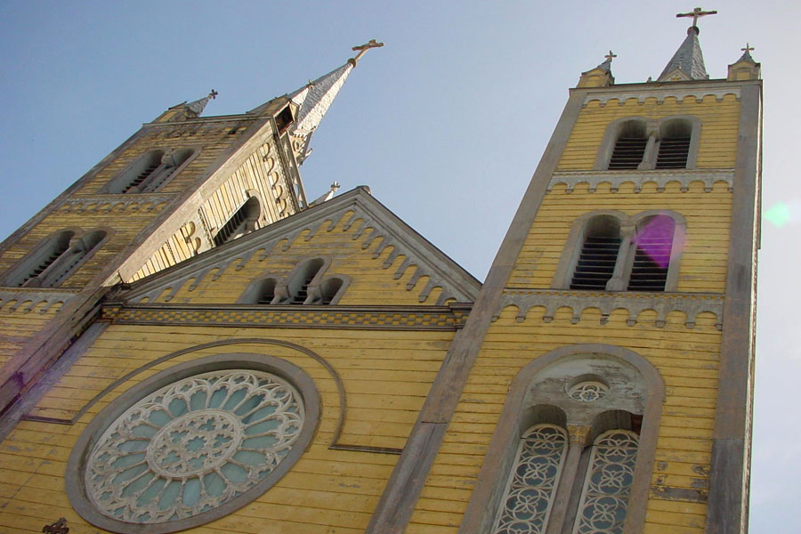 Photo de Front of Saint Peter & Paul Cathedral, Paramaribo - le Surinam - Amérique