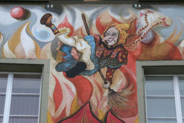 Close-up of modern art paintings on one house front | Lucerne | Suiza