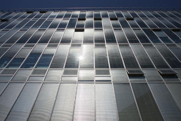 Foto van Looking up an office building at Oerliker ParkOerlikon - Zwitserland